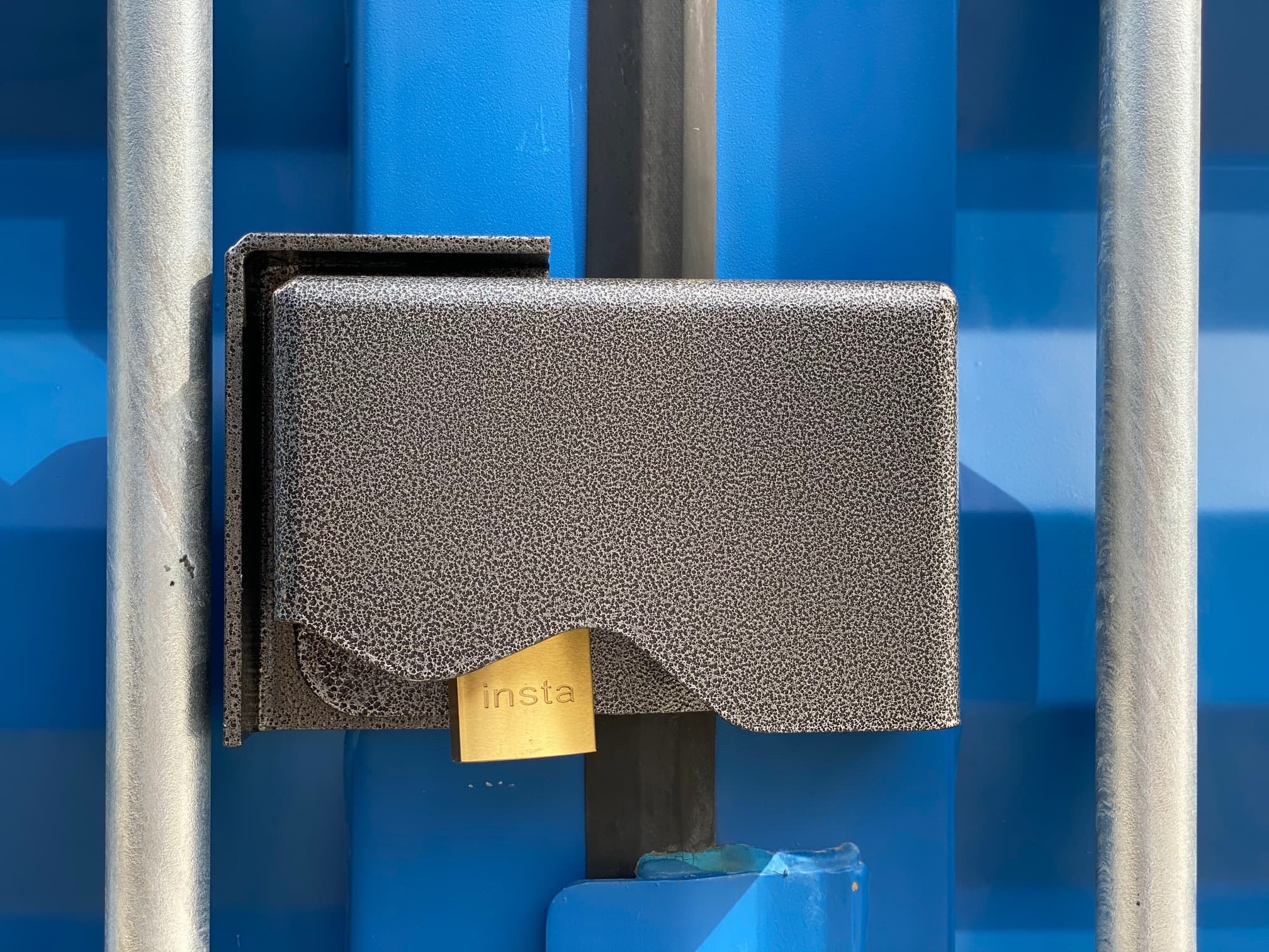 3240 INSTA Bolt-On Lock Box - with keys9.jpg